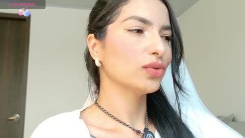 Snapshot of almatease chatting on 05-21-26, 02:57 Alma online show from 05-21-26, 02:57