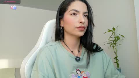 Snapshot of almatease chatting on 06-02-26, 12:18 Alma online show from 06-02-26, 12:18