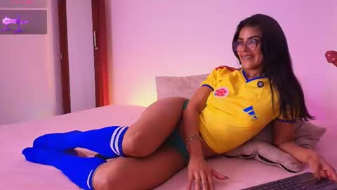 Snapshot of almavoss chatting on 06-17-26, 11:23 Alma Voss online show from 06-17-26, 11:23