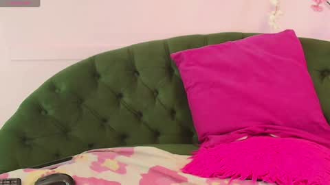 ALMENDRAEVANS online show from 01-13-25, 02:42