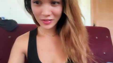 Snapshot of almighty_mariaax chatting on 04-23-26, 03:08 larah online show from 04-23-26, 03:08