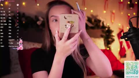 Lia online show from 12-17-25, 01:33