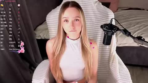 Lia online show from 02-20-26, 03:14