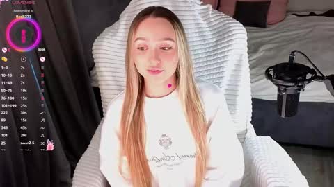 Lia online show from 02-26-26, 03:16