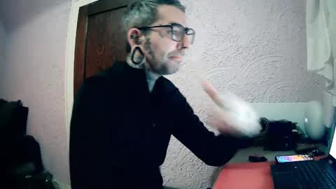 Aloe online show from 11-18-25, 03:34