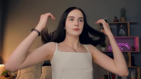Snapshot of alonareinicke chatting on 05-10-26, 06:46 Alona online show from 05-10-26, 06:46
