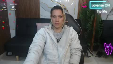 Snapshot of alonddra_tay chatting on 05-24-26, 11:26 alonddra_tay online show from 05-24-26, 11:26