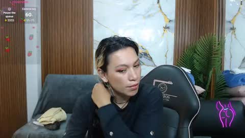 Snapshot of alonddra_tay chatting on 05-25-26, 11:38 alonddra_tay online show from 05-25-26, 11:38