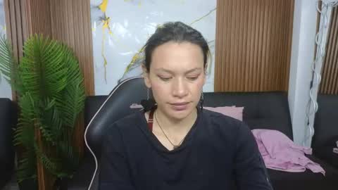 Snapshot of alonddra_tay chatting on 06-08-26, 11:32 alonddra_tay online show from 06-08-26, 11:32