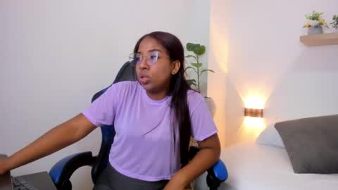 Snapshot of alondra_bernet chatting on 05-22-26, 07:52 A L O N D R A online show from 05-22-26, 07:52