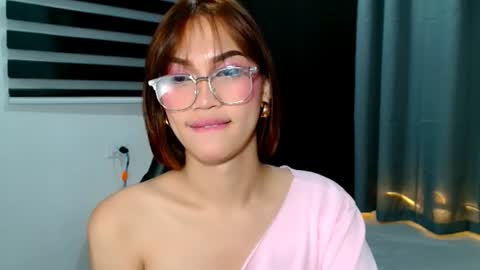 Snapshot of alondrasvenom69 chatting on 06-14-26, 06:48 Alondra online show from 06-14-26, 06:48