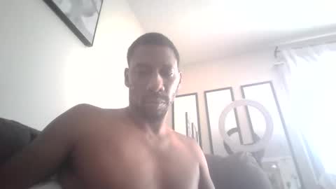 Snapshot of aloysiuz chatting on 06-08-26, 03:12 Aloysius online show from 06-08-26, 03:12