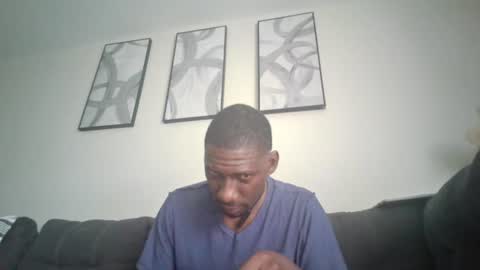 Snapshot of aloysiuz chatting on 06-12-26, 01:21 Aloysius online show from 06-12-26, 01:21