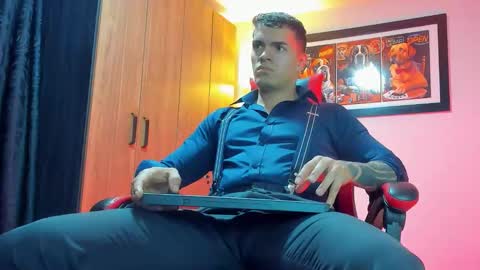 alpha_dominus_ online show from 01-12-26, 04:50