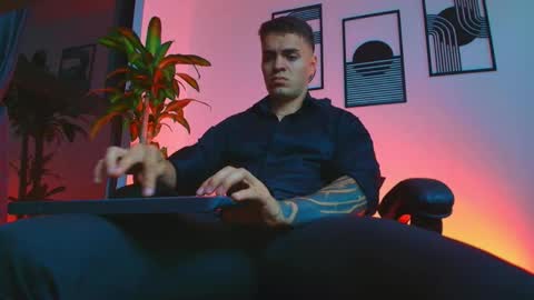 alpha_dominus_ online show from 04-12-26, 03:55