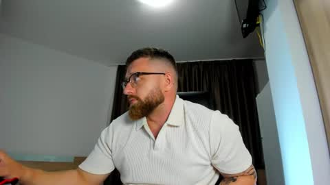 Snapshot of alphaalexxx chatting on 06-11-26, 10:30 Alphaalexxx Lets reach Me 100 thumbs up online show from 06-11-26, 10:30