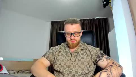 Snapshot of alphaalexxx chatting on 06-19-26, 04:22 Alphaalexxx Lets reach Me 100 thumbs up online show from 06-19-26, 04:22