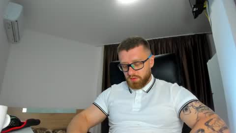 Snapshot of alphaalexxx chatting on 06-24-26, 05:34 Alphaalexxx Lets reach Me 100 thumbs up online show from 06-24-26, 05:34
