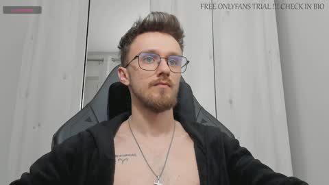 Snapshot of alphaboyfun chatting on 01-08-25, 01:53 Andi online show from 01-08-25, 01:53