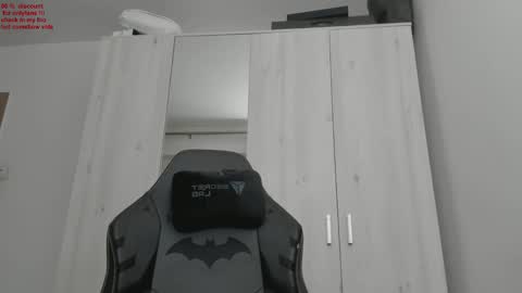 Snapshot of alphaboyfun chatting on 02-22-25, 04:51 Andi online show from 02-22-25, 04:51