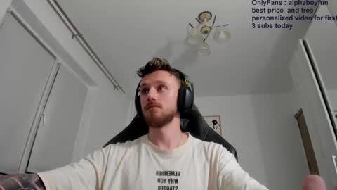 Snapshot of alphaboyfun chatting on 10-02-25, 04:58 Andi online show from 10-02-25, 04:58