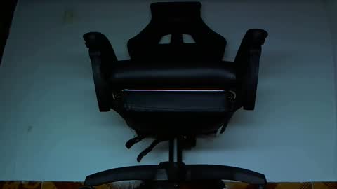 Snapshot of alphacashmaster8 chatting on 04-05-26, 04:31 MASTER FINDOM DRAIN... online show from 04-05-26, 04:31