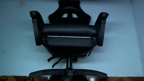 Snapshot of alphacashmaster8 chatting on 04-13-26, 04:29 MASTER FINDOM DRAIN... online show from 04-13-26, 04:29