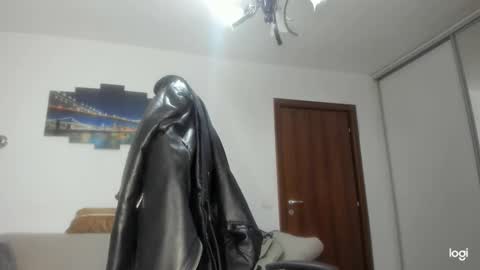 Snapshot of alphagodleatherking92 chatting on 12-07-24, 10:01 LeatherMaster online show from 12-07-24, 10:01