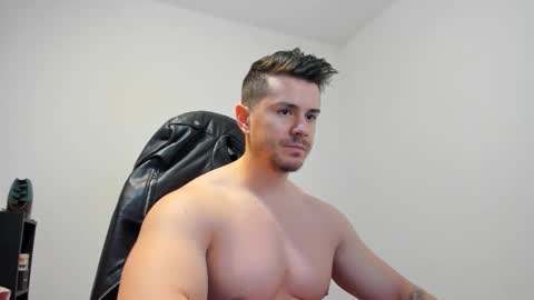 Snapshot of alphagodleatherking92 chatting on 12-27-24, 06:57 LeatherMaster online show from 12-27-24, 06:57