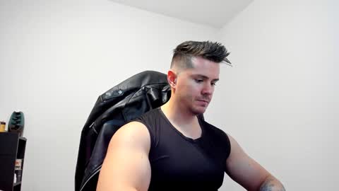 Snapshot of alphagodleatherking92 chatting on 01-08-25, 06:52 LeatherMaster online show from 01-08-25, 06:52