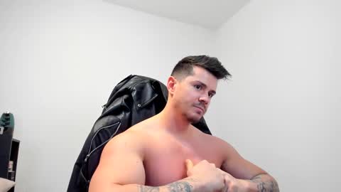 Snapshot of alphagodleatherking92 chatting on 02-20-25, 10:05 LeatherMaster online show from 02-20-25, 10:05