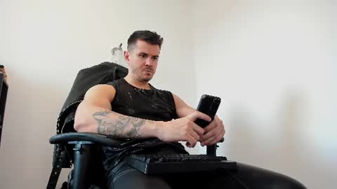 Snapshot of alphagodleatherking92 chatting on 08-07-26, 04:31 LeatherMaster online show from 08-07-26, 04:31