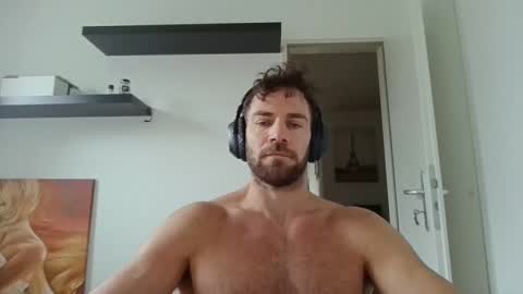 Snapshot of alphah_hunk chatting on 09-28-25, 09:25 alphah_hunk online show from 09-28-25, 09:25