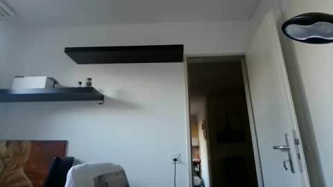 Snapshot of alphah_hunk chatting on 10-16-25, 02:51 alphah_hunk online show from 10-16-25, 02:51