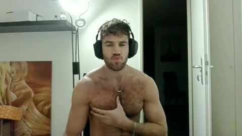 Snapshot of alphah_hunk chatting on 11-20-25, 10:09 alphah_hunk online show from 11-20-25, 10:09