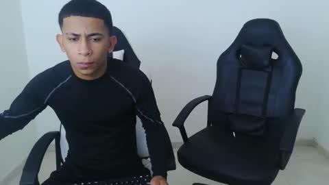 alphas_latins online show from 03-25-26, 08:26