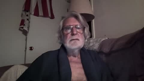 Snapshot of alphauniform chatting on 12-04-24, 01:31 AlphaUniform online show from 12-04-24, 01:31