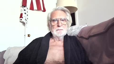 Snapshot of alphauniform chatting on 01-11-25, 05:29 AlphaUniform online show from 01-11-25, 05:29