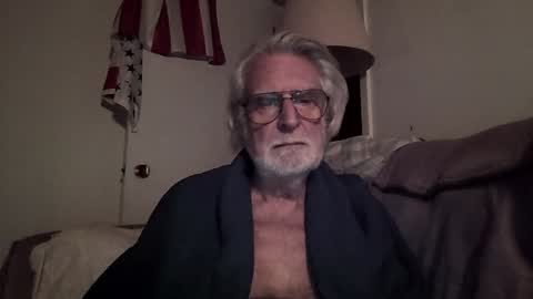 Snapshot of alphauniform chatting on 01-12-25, 12:49 AlphaUniform online show from 01-12-25, 12:49