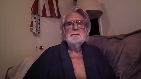 Snapshot of alphauniform chatting on 01-17-25, 11:29 AlphaUniform online show from 01-17-25, 11:29