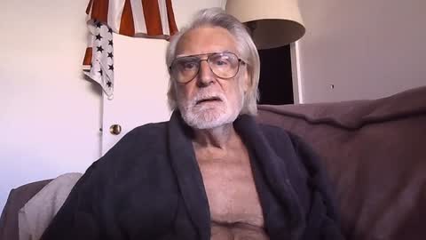 Snapshot of alphauniform chatting on 02-01-25, 02:13 AlphaUniform online show from 02-01-25, 02:13