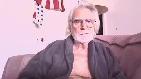 Snapshot of alphauniform chatting on 02-22-25, 04:19 AlphaUniform online show from 02-22-25, 04:19