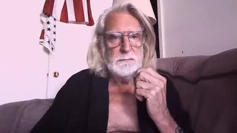 Snapshot of alphauniform chatting on 09-27-25, 02:44 AlphaUniform online show from 09-27-25, 02:44