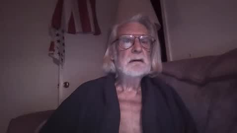 Snapshot of alphauniform chatting on 01-09-26, 11:02 AlphaUniform online show from 01-09-26, 11:02