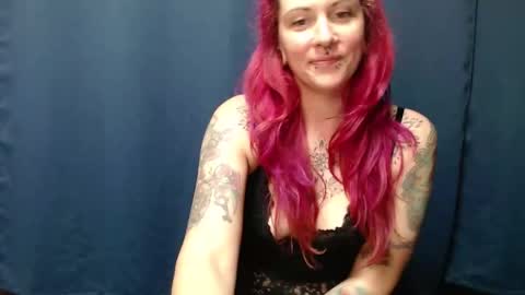 Snapshot of alternative_milf chatting on 05-13-26, 06:27 Lily online show from 05-13-26, 06:27