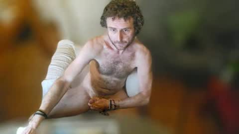 Snapshot of alvarooo1111 chatting on 10-20-25, 11:27 Balearicsex11 online show from 10-20-25, 11:27