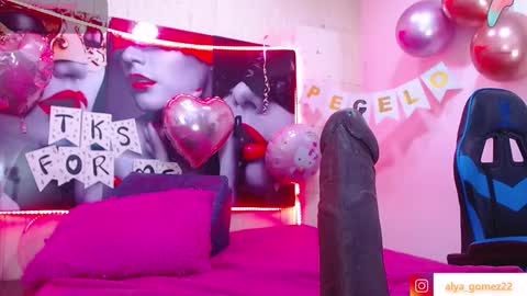 Snapshot of alya_gomez chatting on 02-19-25, 08:31 online show from 02-19-25, 08:31