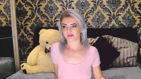 Snapshot of alyblonde chatting on 02-06-25, 11:21 aly online show from 02-06-25, 11:21