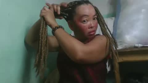 Snapshot of alypierette chatting on 03-20-26, 02:27 alypierette online show from 03-20-26, 02:27