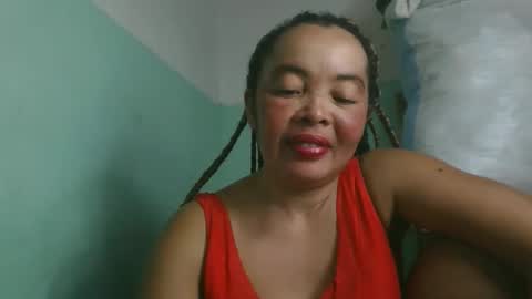 Snapshot of alypierette chatting on 03-25-26, 04:18 alypierette online show from 03-25-26, 04:18